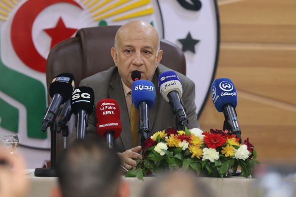 مستغانم/ بن مبارك يزكي ويدعم المترشح الحر عبد المجيد تبون