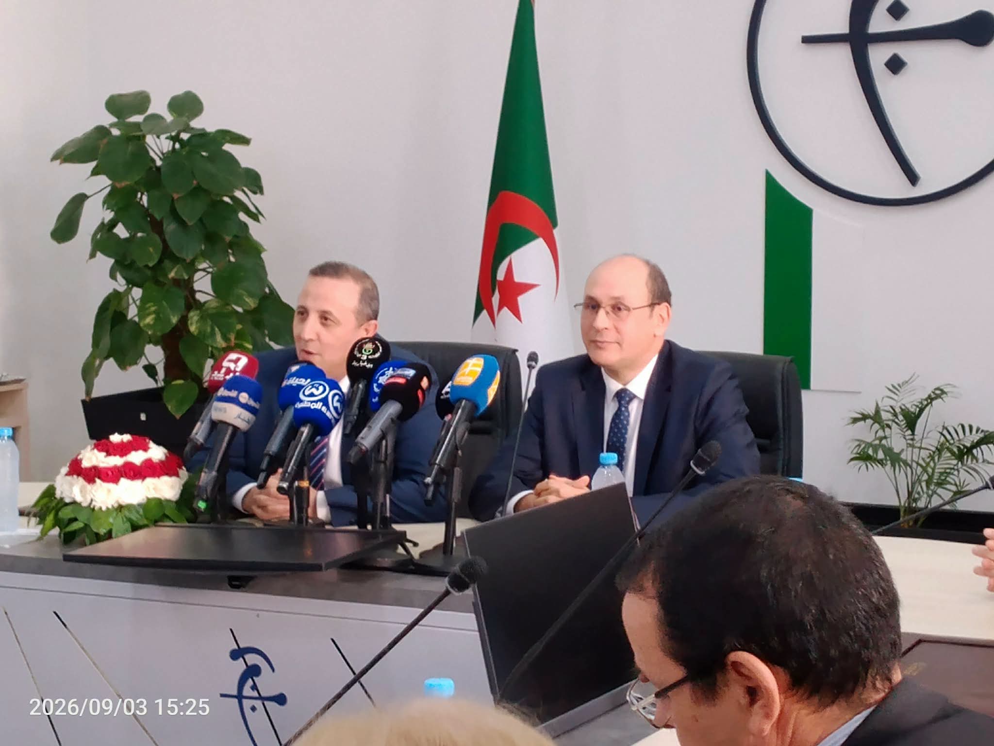 وزير المالية ينصب بوراي محند محافظا جديدا لبنك الجزائر
