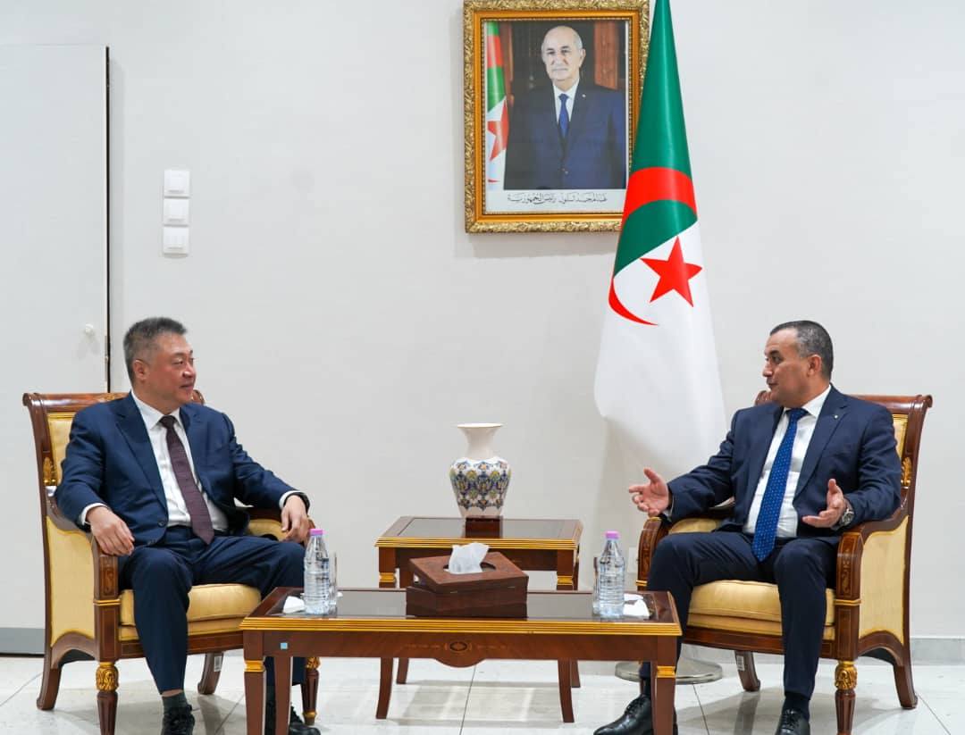 زروقي يستقبل رئيس شركة “هواوي” لمنطقة شمال وشرق وغرب إفريقيا