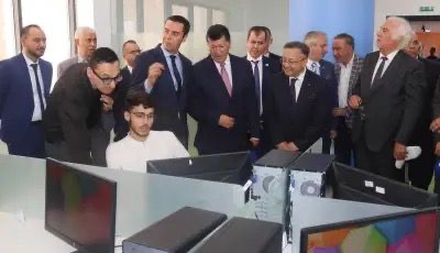 تعزيزا للتحول الرقمي …بداري يدشن مركز التكنولوجيا والابتكار في أنظمة التعليم الافتراضي