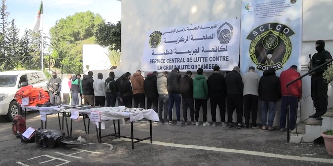 الإطاحة بشبكة مختصة في تنظيم رحلات الإبحار السري مع توقيف (18) مدبرا من عناصرها