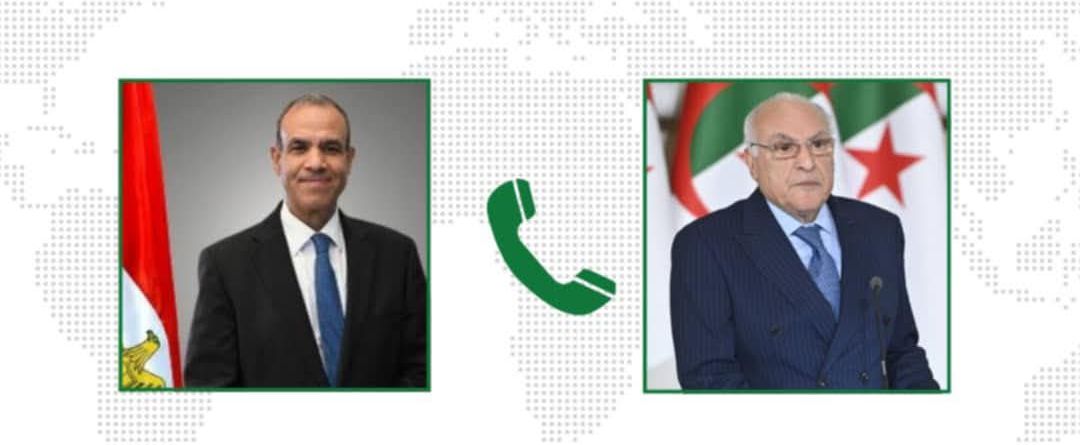 عطاف يتلقى مكالمة هاتفية من نظيره المصري