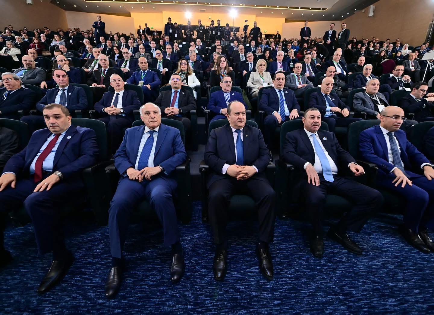 الوزير الأول يشرف على افتتاح أشغال ندوة رؤساء المراكز القنصلية