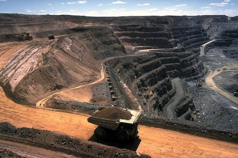 الجزائر تؤسس لتحول نوعي في مسارها التنموي من خلال نهضة منجمية حقيقية