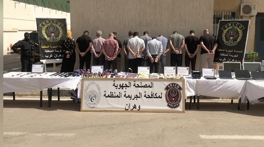 33 شركة وهمية و7380 مليار سنتيم.. الأمن يفكك شبكة ضخمة لتبييض الأموال بوهران