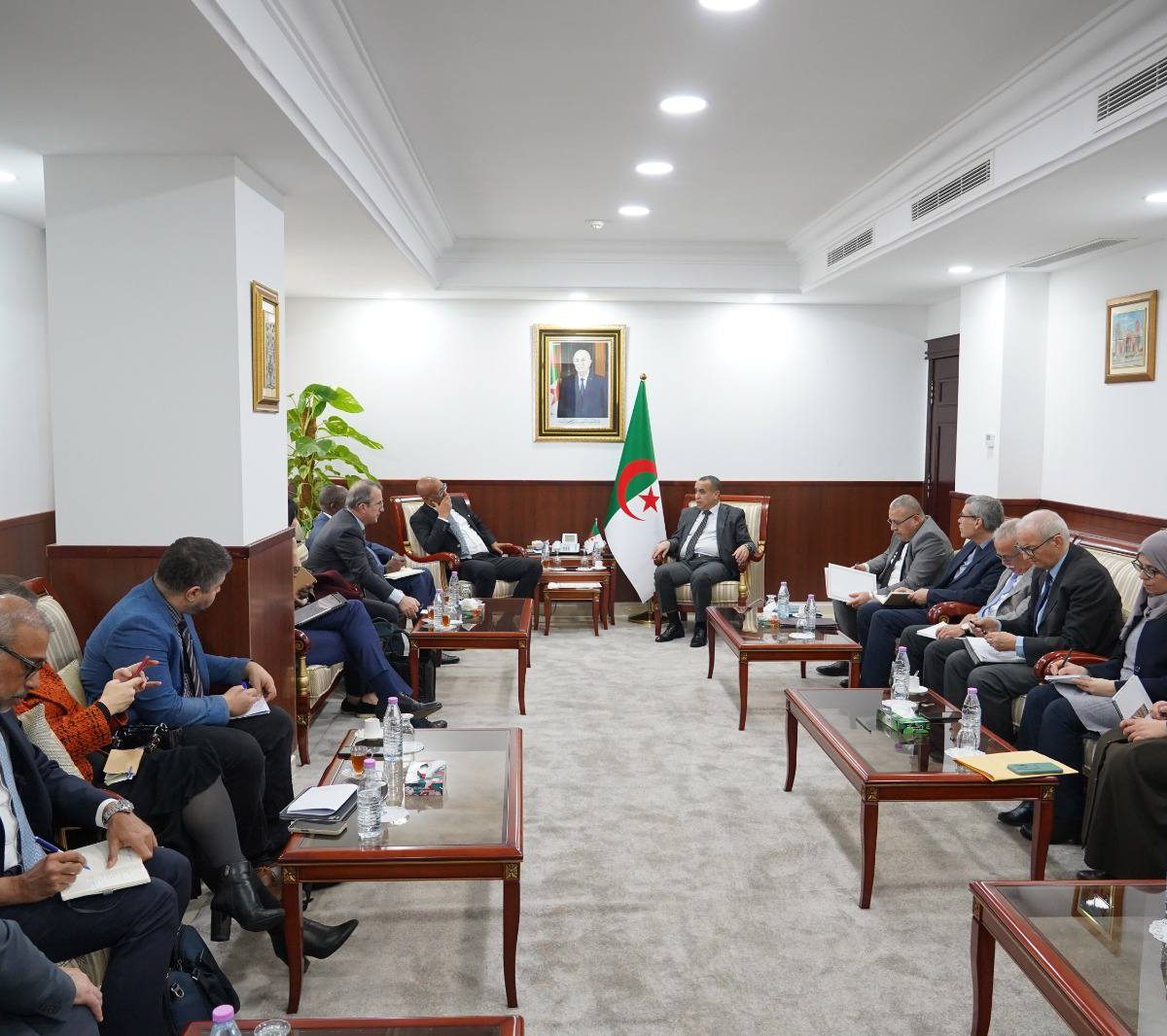 وزير الطاقة يستقبل وفدًا من مؤسسة التمويل الدولية