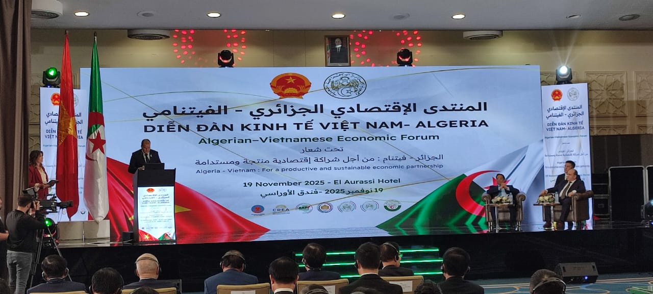 افتتاح منتدى رجال الأعمال الجزائري–الفيتنامي