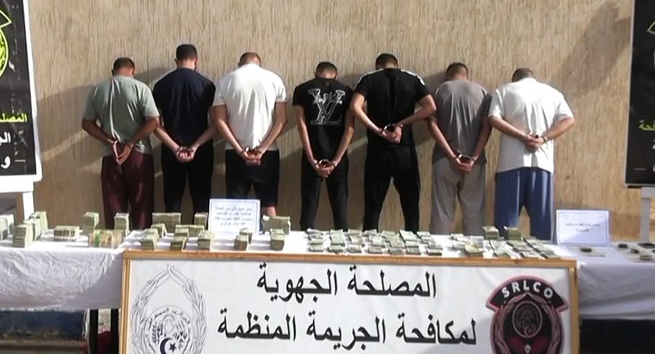 تفكيك شبكة إجرامية منظمة  تنشط في النصب والاحتيال على المواطنين واسترجاع قرابة 2.7 مليار سنتيم