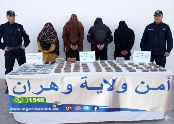 وهران: الإطاحة بشبكة إجرامية عابرة للحدود وحجز أزيد من 07 كلغ كيف ومبلغ مالي معتبر