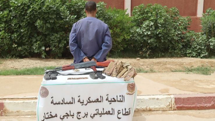 الإرهابي المكنى “خالد” يسلم نفسه للسلطات العسكرية ببرج باجي مختار