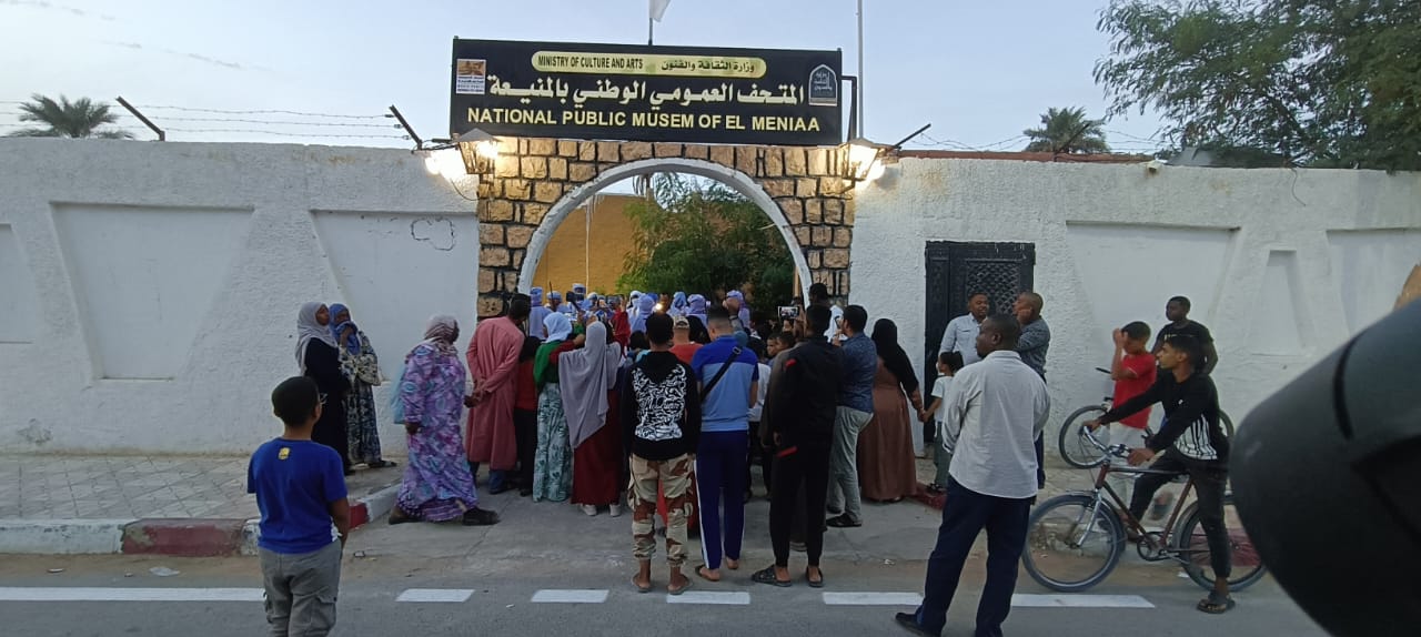 المنيعة/ المتحف العمومي الوطني وجهة مميزة للسياح المحليين والدوليين لما يزخر به من تراث ثقافي وطبيعي يعكس تاريخ المنطقة عبر العصور