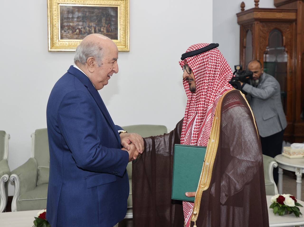 رئيس الجمهورية يستلم رسالة من ولي عهد المملكة العربية السعودية