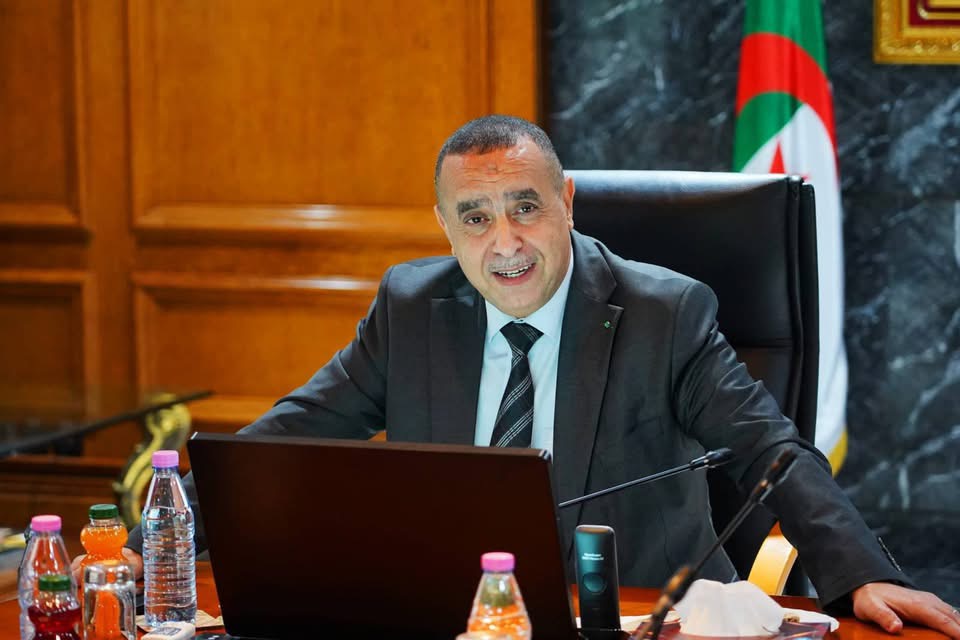 وزير الطاقة يشرف على تنصيب الرئيسة الجديدة للجنة ضبط الكهرباء والغاز
