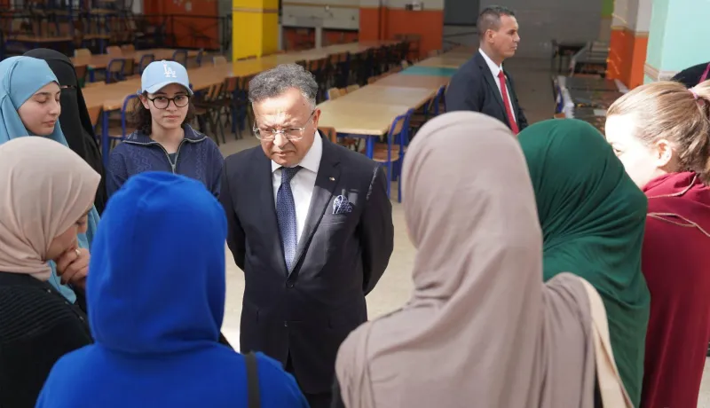 بداري يقوم بزيارة فجائية للإقامات الجامعية