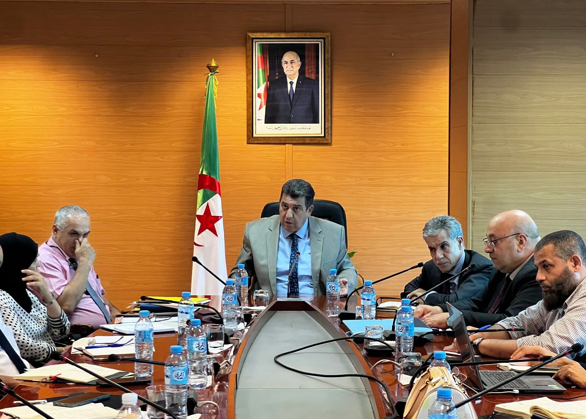 وزارة التجارة تدعو إلى تكثيف الرقابة الميدانية على أسعار المواد التي ما تزال تعرف زيادات غير مبررة
