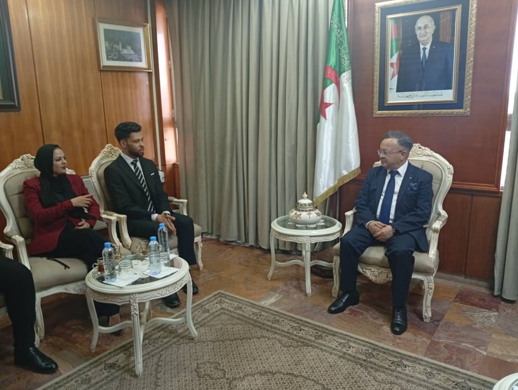 بداري يستقبل العيد دردابو الفائز بجائزة العلوم في قطر