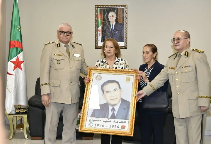 إطلاق أسماء شهداء ومجاهدين على منشآت تابعة لوزارة الدفاع الوطني