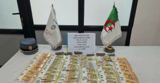حجز 12 ألف أورو غير مصرح بها بمطار سطيف الدولي
