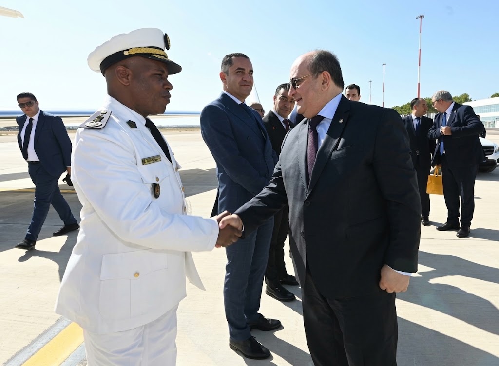 الوزير الأول يغادر إيطاليا بعد حضوره مراسم افتتاح ألعاب البحر الأبيض المتوسط