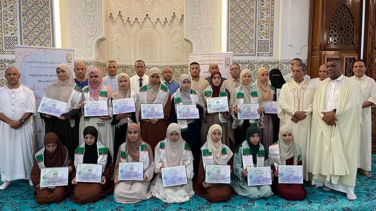 33 عمرة لحفظة كتاب الله بالأغواط