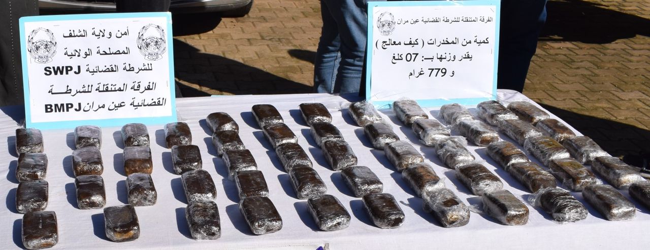 شرطة الشلف تفكك شبكة إجرامية منظمة وتحجز قرابة 8 كلغ من الكيف المعالج