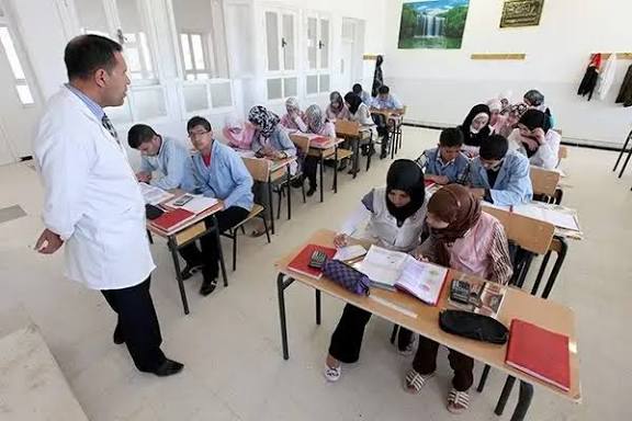 هذه هي المناصب المفتوحة… وهكذا يتم التسجيل في مسابقة توظيف الأساتذة