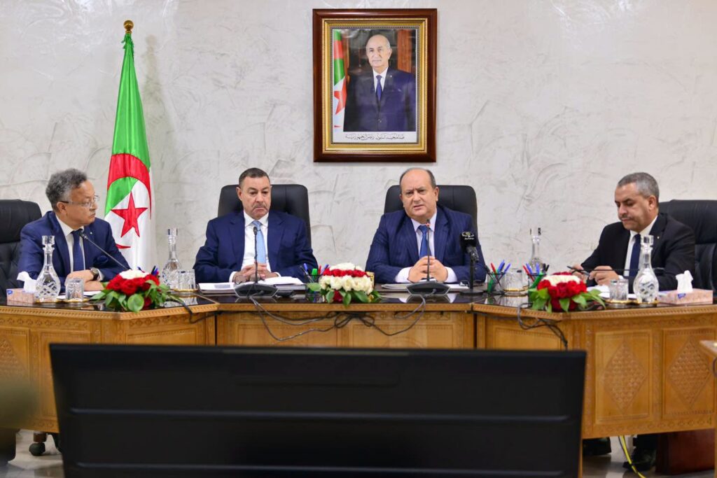 تحضيرا للدخول الإجتماعي.. الوزير الأول يترأس إجتماعا مع الولاة عن بعد