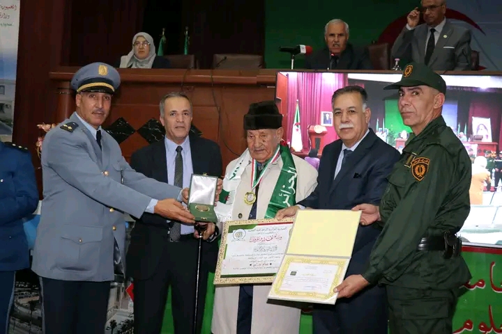 قسنطينة…جامعة الأمير عبد القادر تحتضن ندوة جهوية حول “الثورة التحريرية بمنطقة الشرق الجزائري”.