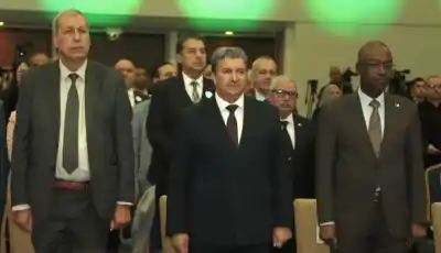 وزير الاتصال يشارك في يوم دراسي حول حماية المعطيات الشخصية