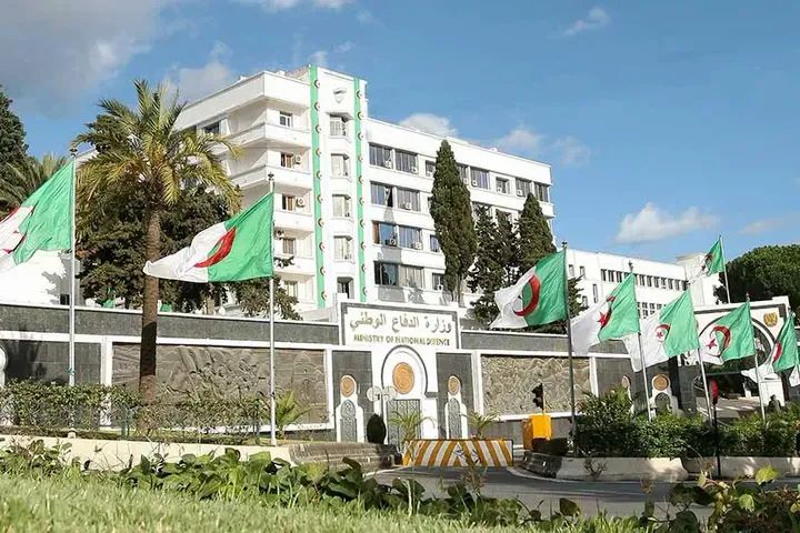 الجزائر تقرر غلق مجالها الجوي أمام كل الطائرات المرقمة بدولة الإمارات ابتداء من يوم غد الجمعة