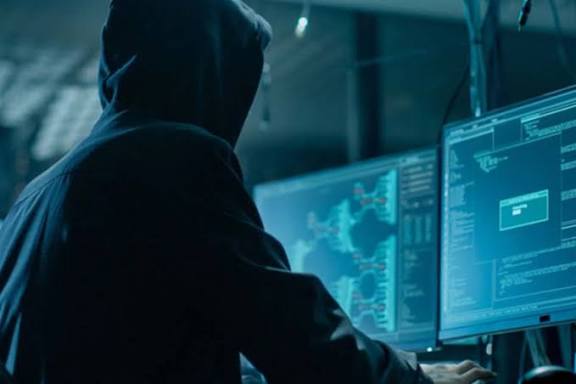 العاصمة: توقيف “هاكر” نفّذ أكثر من 140 ألف هجمة سيبرانية