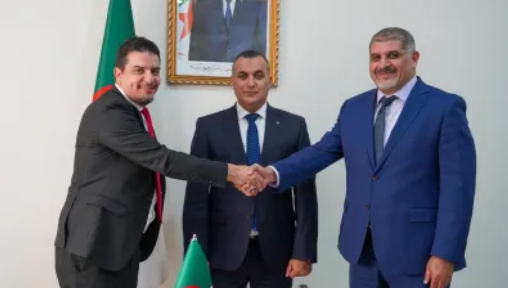 زروقي يُشرف على تنصيب هشام أندلسي رئيسًا مديرًا عامًا لمجمع اتصالات الجزائر