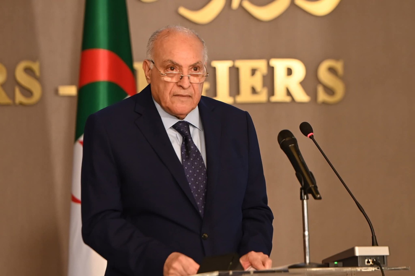 وزير الخارجية يجدد موقف الجزائر الداعم لوحدة مالي ورفضها لكل أشكال الإرهاب