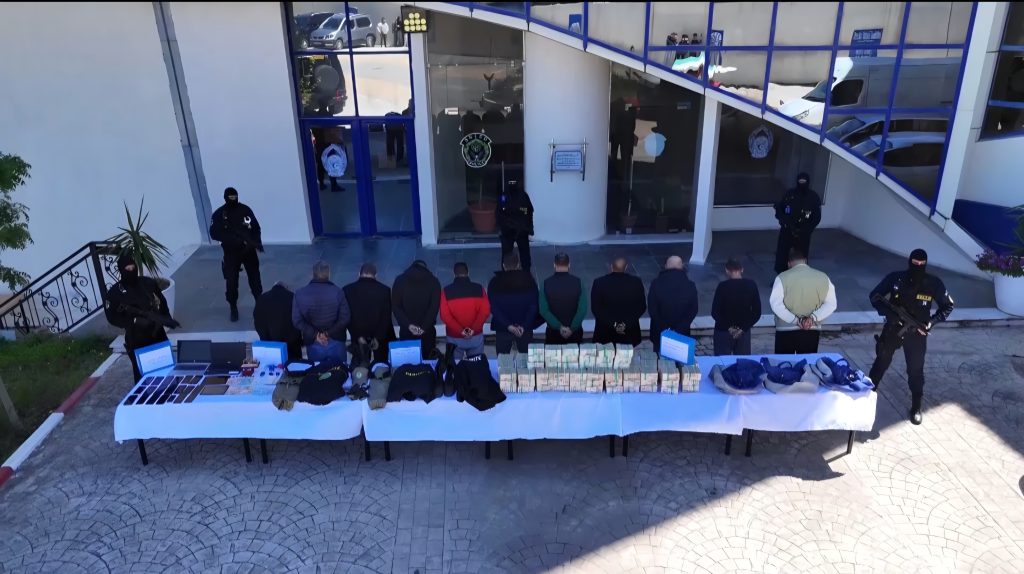 توقيف 11 شخصا إثر تعرض بنك لعملية سطو بقالمة واسترجاع قرابة 14 مليار سنتيم