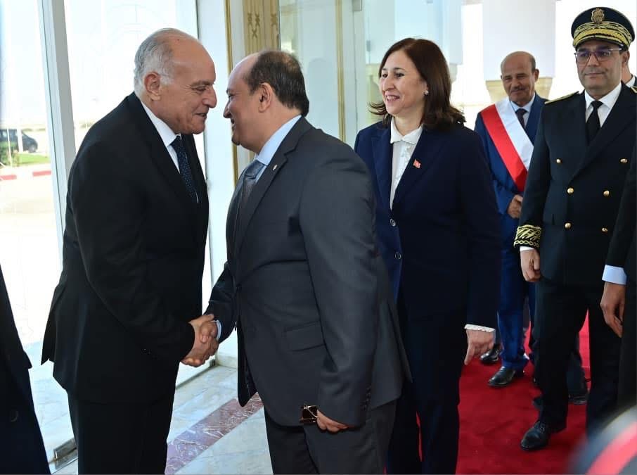 الوزير الأول يحل بتونس للمشاركة في اللجنة المشتركة العليا الجزائرية–التونسية