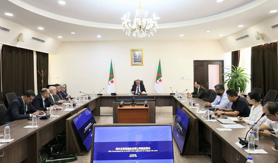 جرف الموانئ: الجزائر والصين تبحثان تطوير الشراكة
