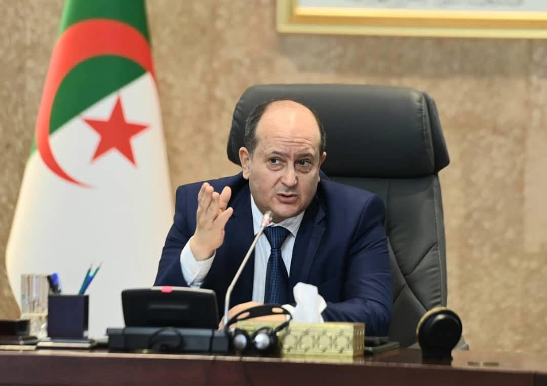 الوزير الأول يترأس اجتماعا للحكومة لمتابعة التوجيهات الرئاسية وإطلاق مشروع الاتصالات الفضائية