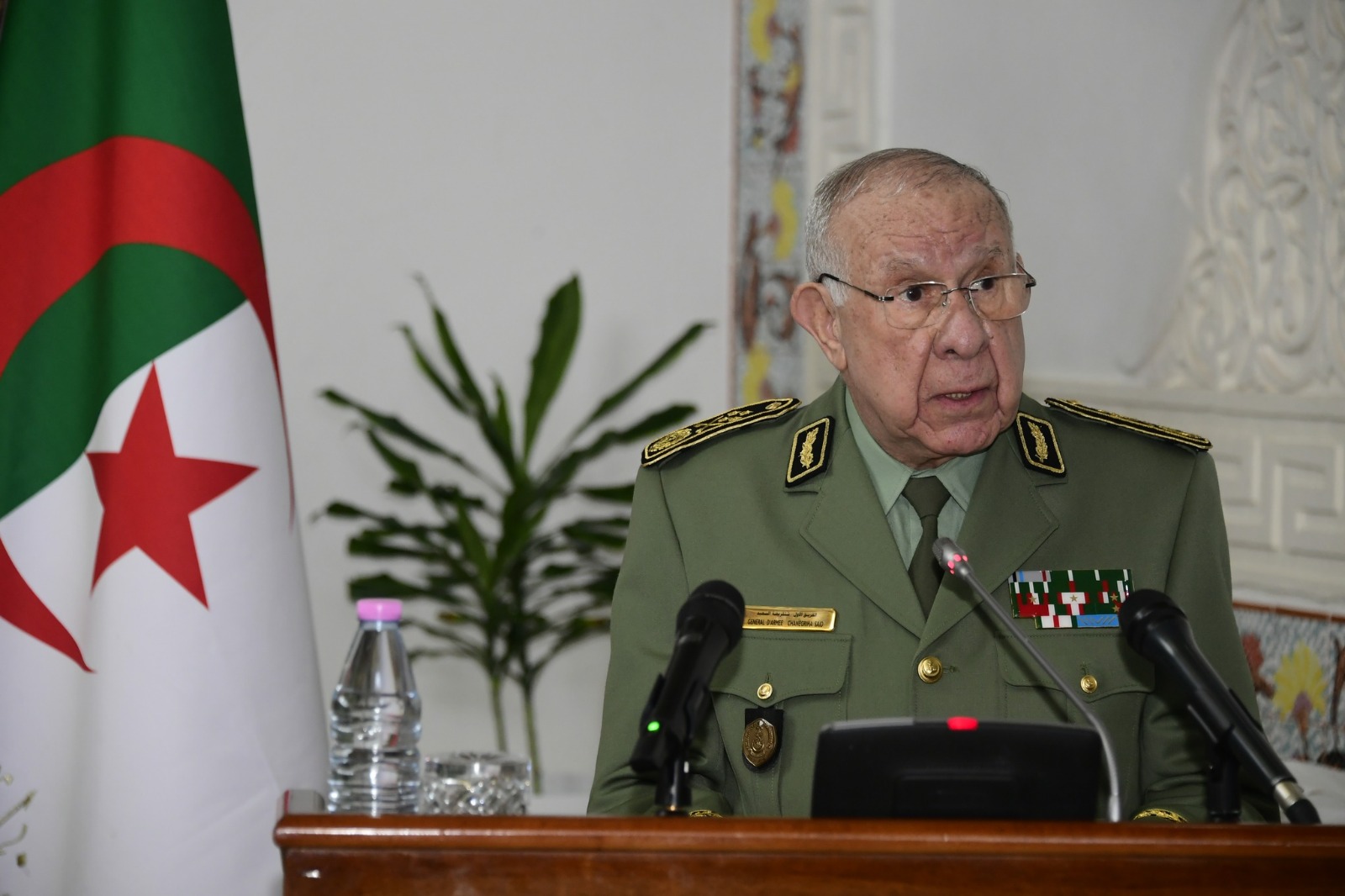 الفريق أول شنقريحة: ” يتميز الوضع الدولي الراهن بعودة خيار الحرب والتدخلات العسكرية”