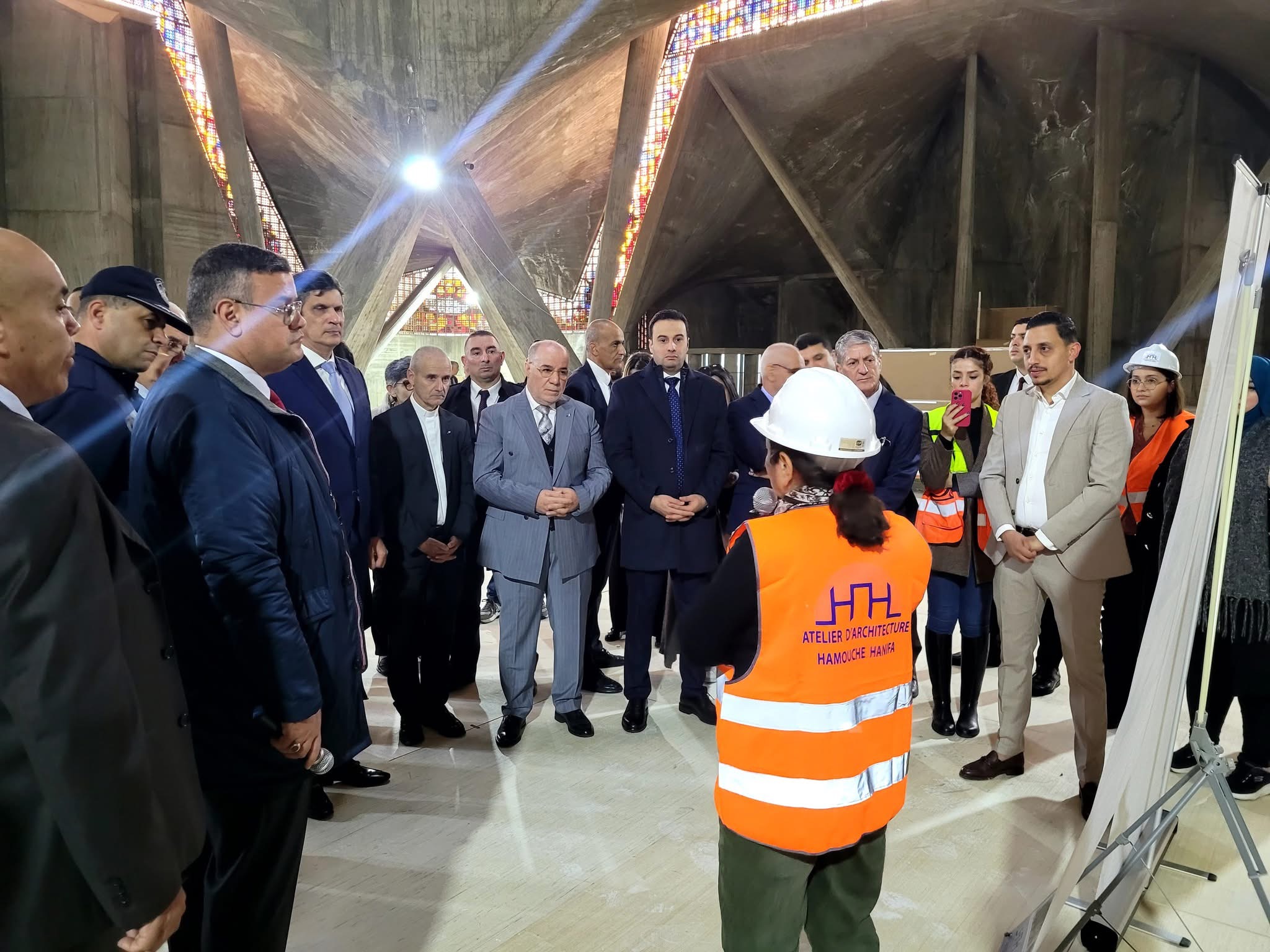 بلمهدي يُعطي إشارة انطلاق ترميم كاتدرائية القلب المقدس