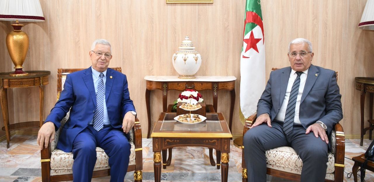 لقاء بين بوغالي وناصري للتشاور حول تعزيز الأداء البرلماني وتطوير آليات العمل المشترك