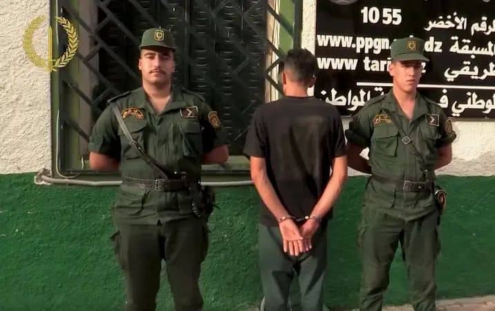 توقيف شاب قام بإضرام النار على حافة غابة “كوندورسي” بباتنة