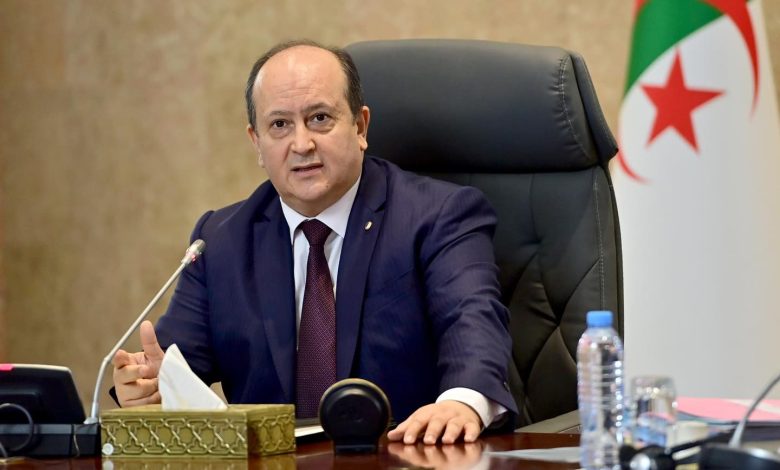الوزير الأول يشرف على تنصيب مجلس إدارة الوكالة الجزائرية لترقية الاستثمار