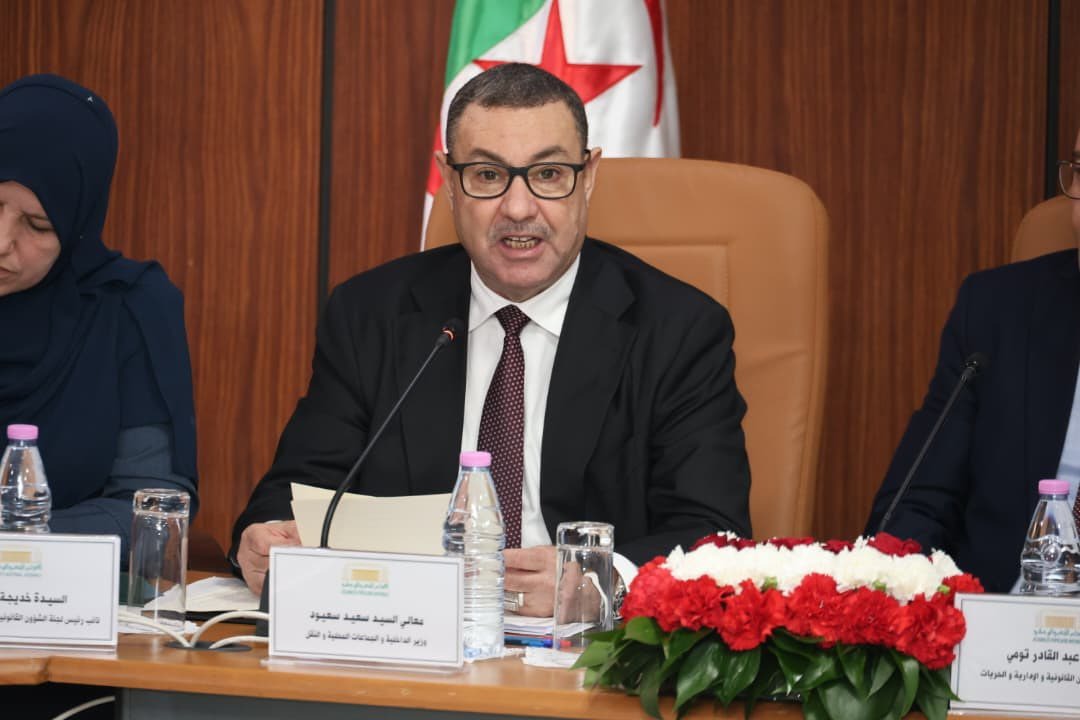 وزير الداخلية: مراجعة قانون الانتخابات ترمي إلى تعزيز آليات النزاهة والديمقراطية