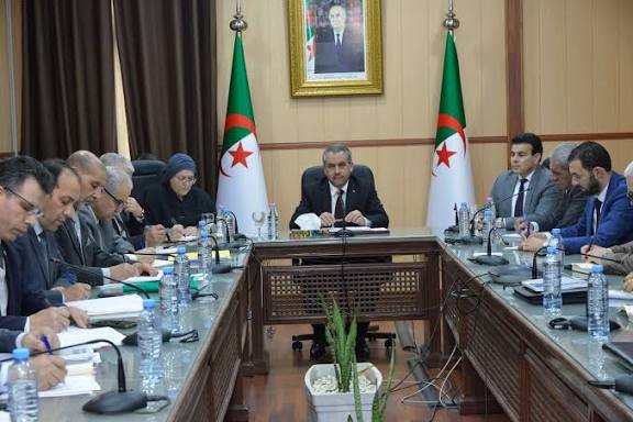 وزير التربية يلتقي نقابات القطاع