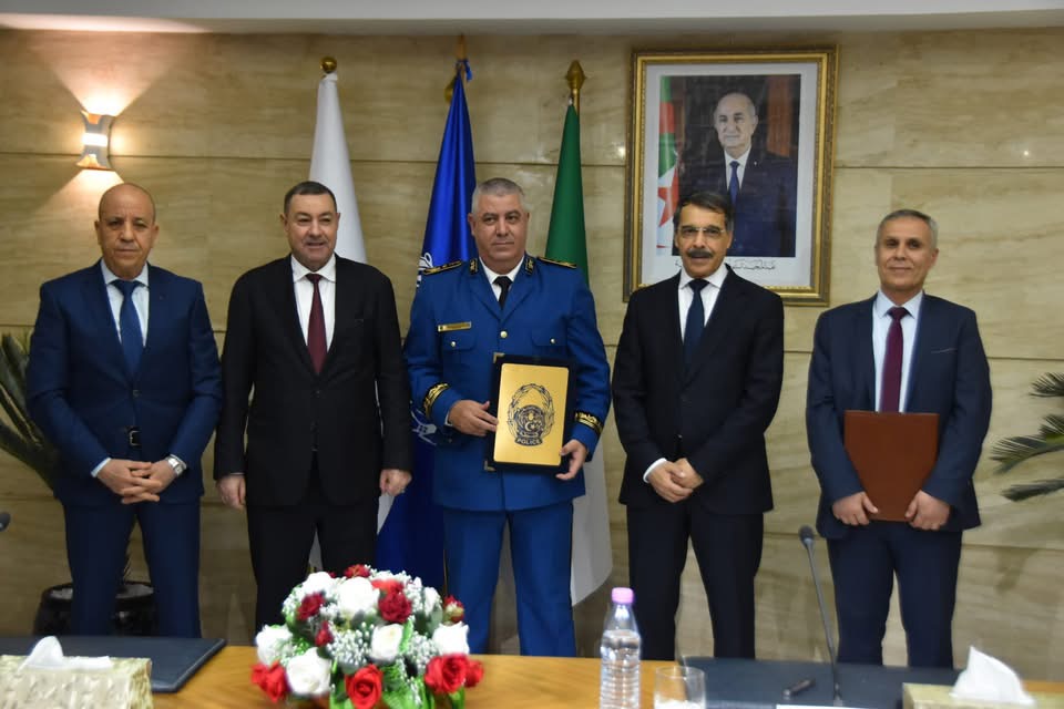 وزير الداخلية يشرف على توقيع اتفاقية لتعزيز مكافحة الجرائم الاقتصادية