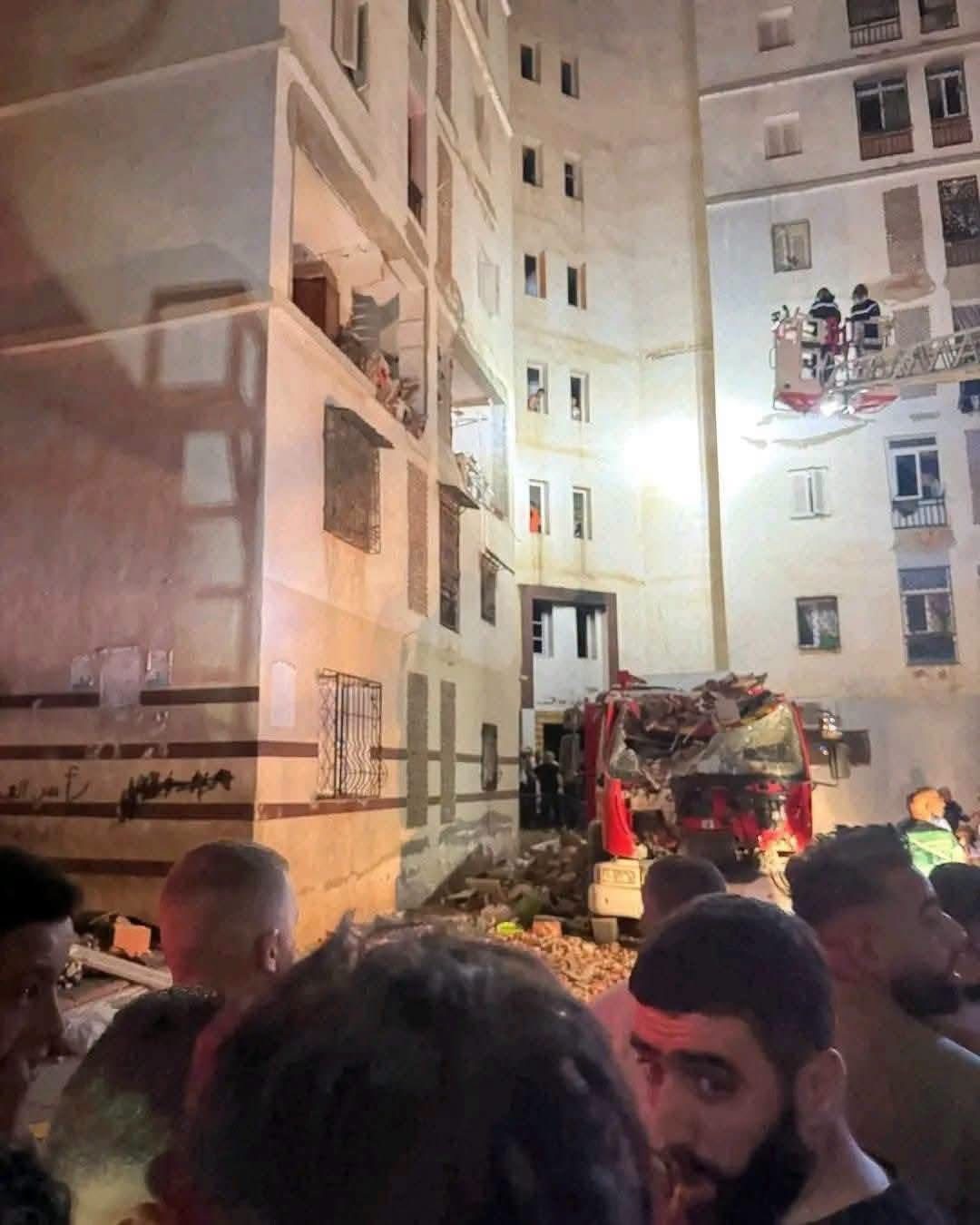 إصابة 23 شخصا.. في حريق وانفجار داخل عمارة سكنية في واد تليلات بوهران