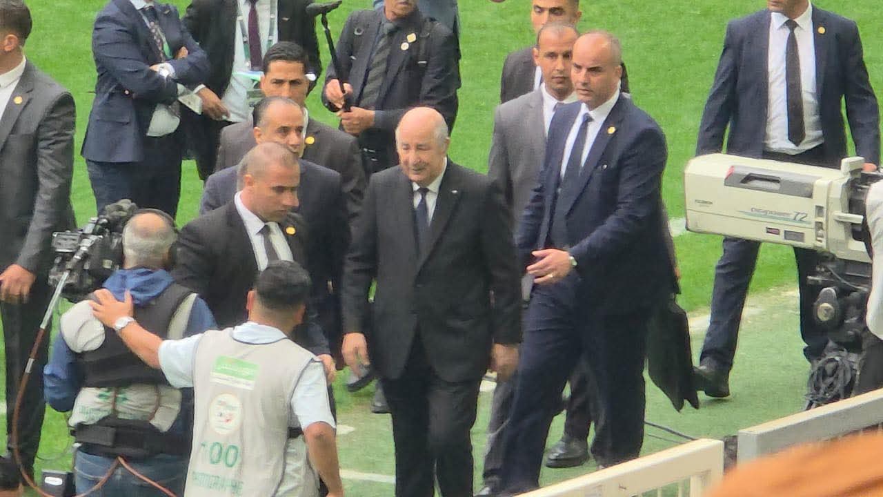 رئيس الجمهورية يصل إلى ملعب نيلسون مانديلا للإشراف على نهائي كأس الجزائر