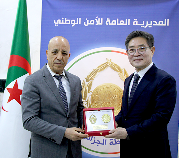 توقيع مذكرة تفاهم بين المديرية العامة للأمن الوطني والمصلحة الوطنية الكورية للأدلة الجنائية “NFS”