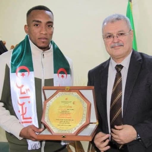 تكريم اللاعب أشرف عبادة بعد تألقه في كأس العرب 2025