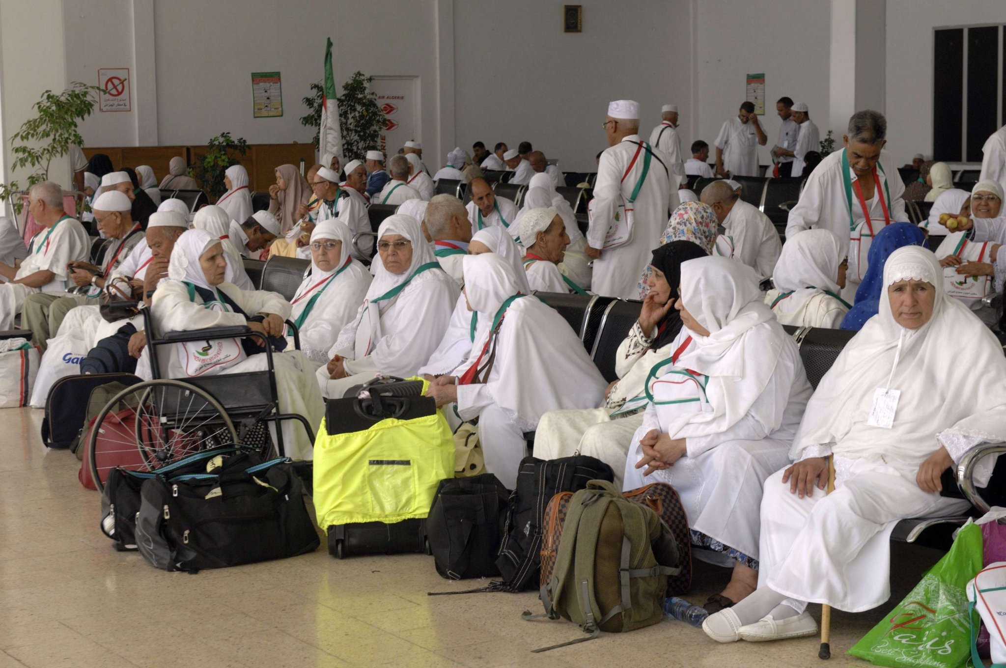 وفاة 13 حاجا جزائريا و3 حالات حرجة خلال موسم الحج
